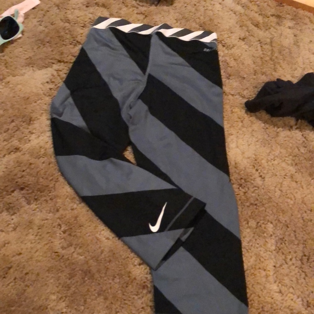 Skinny nike capris